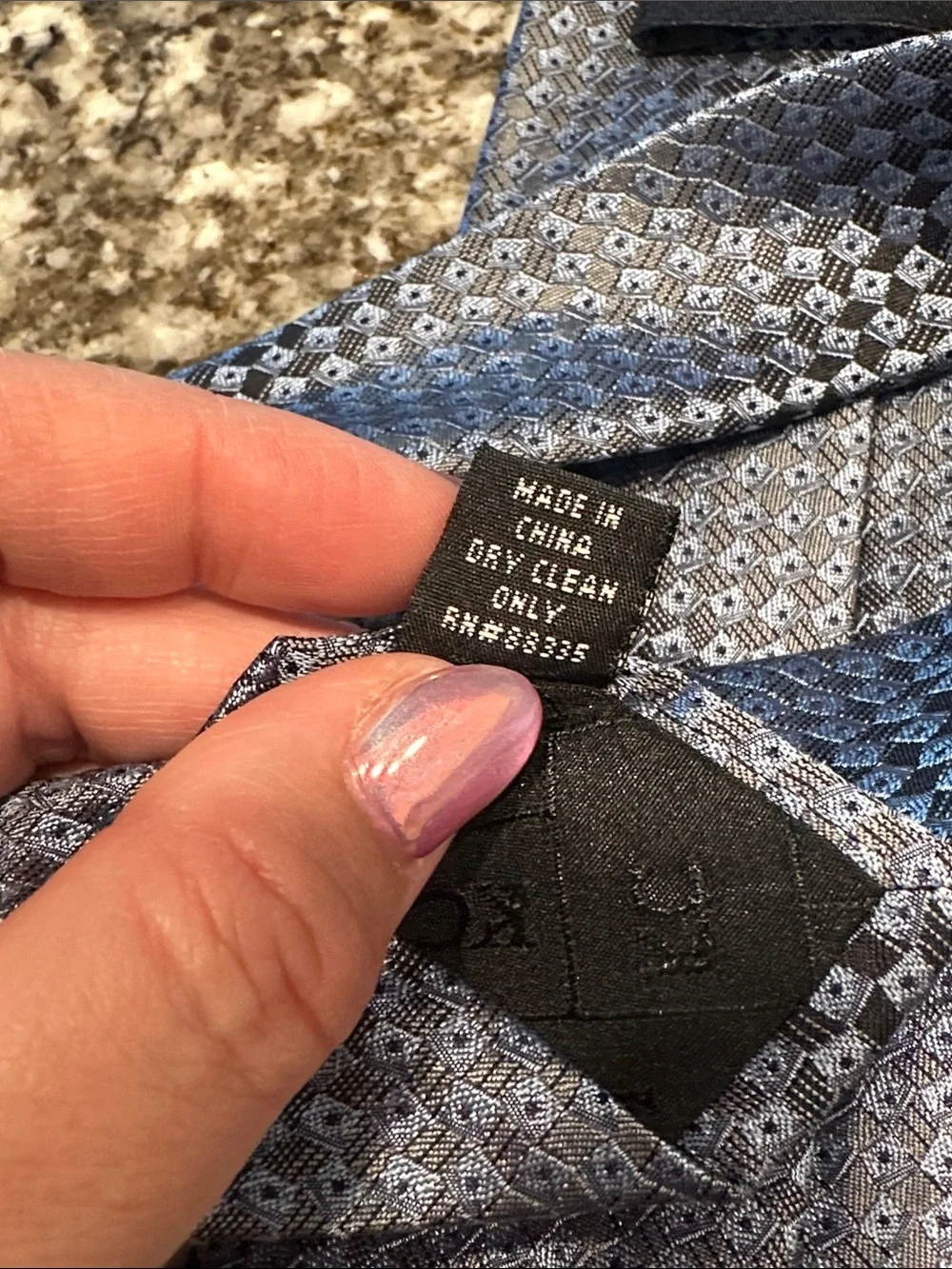 Kenneth Cole Blue Patterned Tie 100% Imported Silk